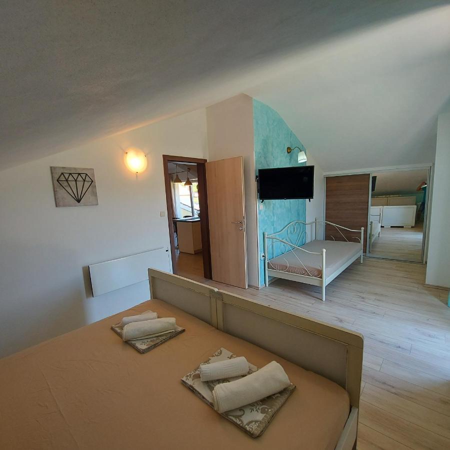 Apartments Batistic Supetarska Draga Extérieur photo