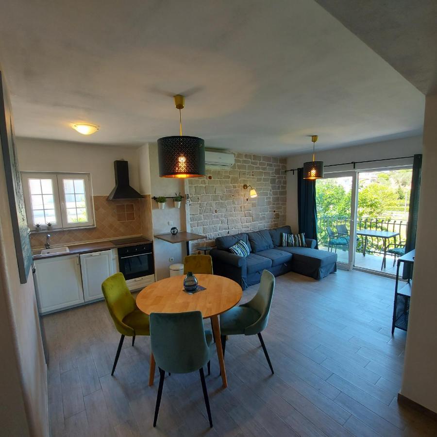 Apartments Batistic Supetarska Draga Chambre photo