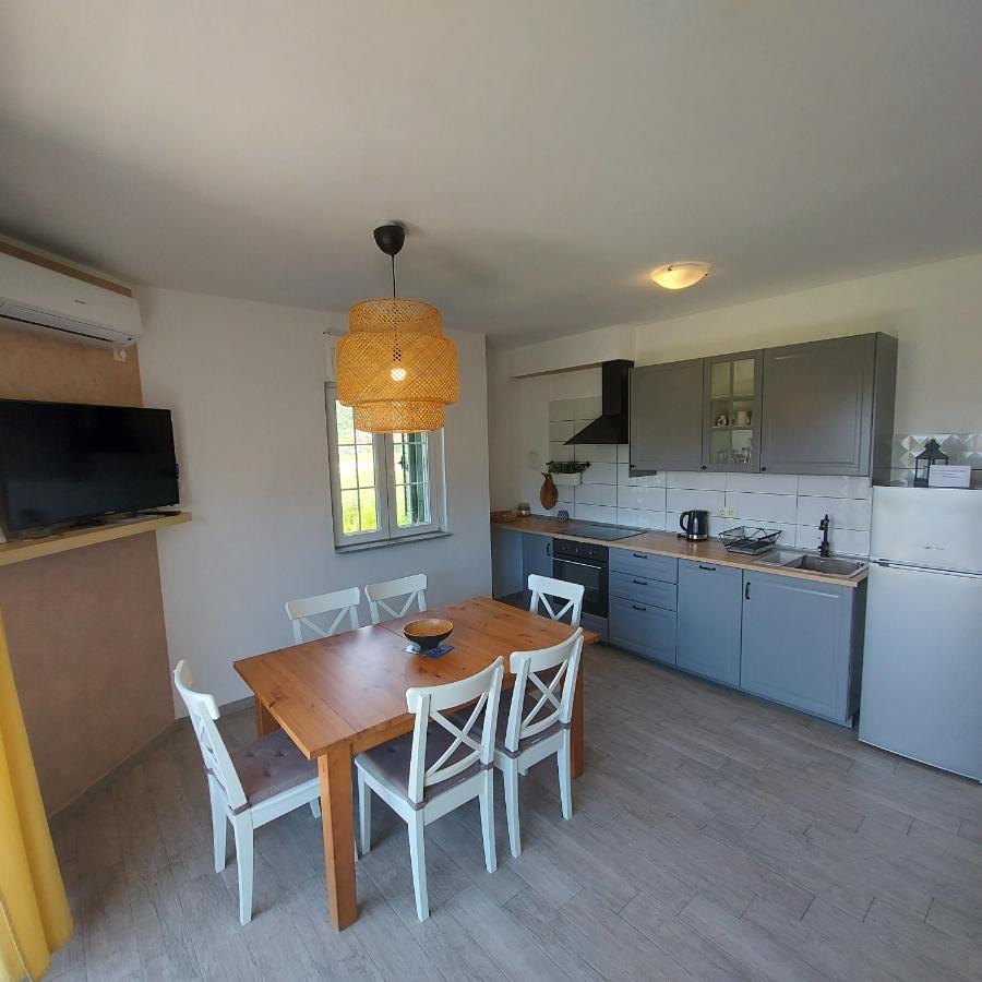Apartments Batistic Supetarska Draga Chambre photo