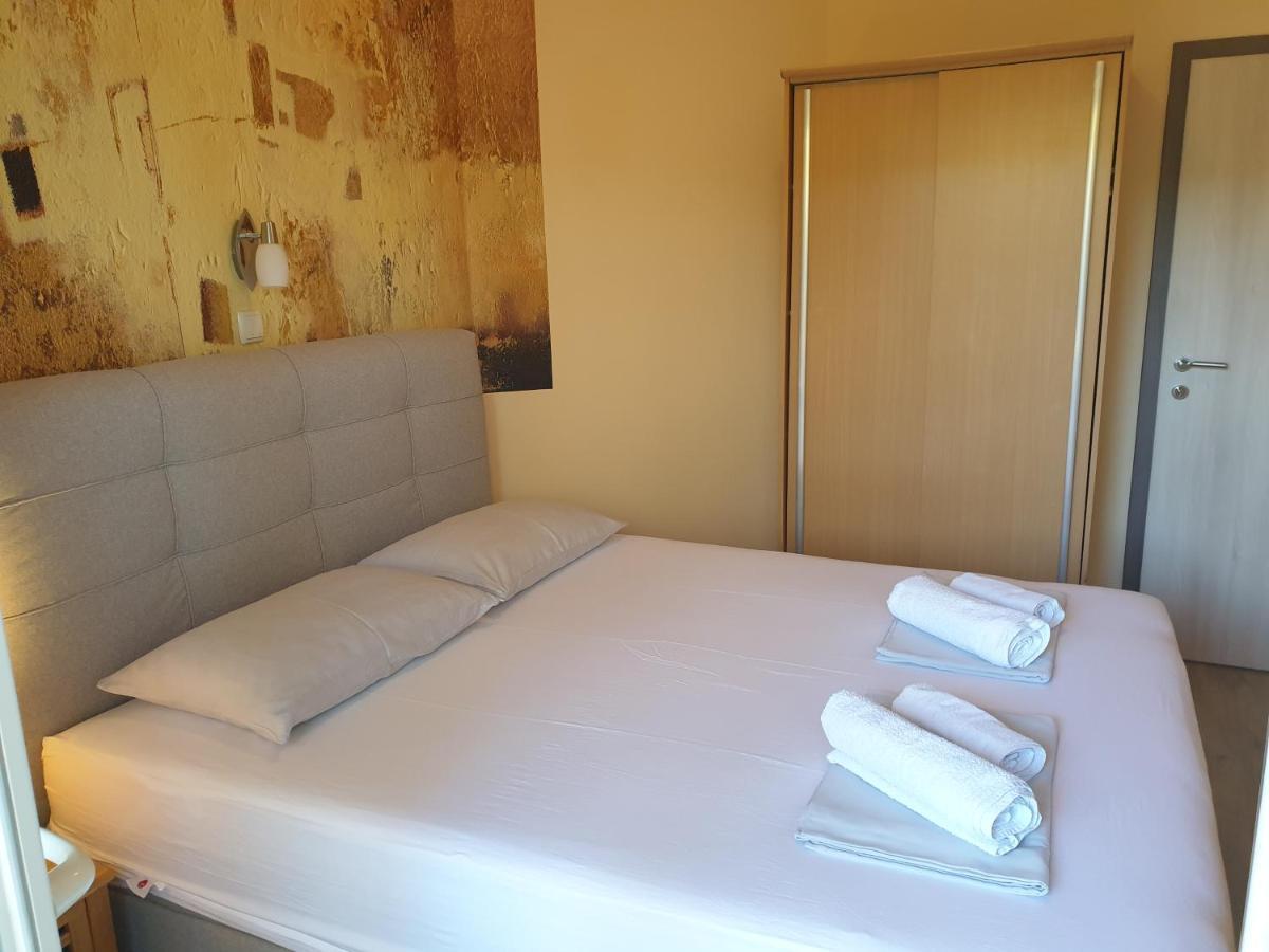 Apartments Batistic Supetarska Draga Extérieur photo